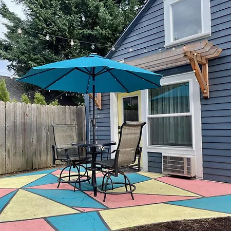 Private Ne Portland Guesthouse Exterior photo
